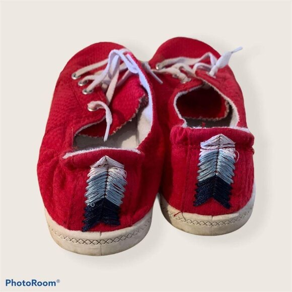 🌸3/$15🌸Red Canvas Sneakers sz 9.5 with Memory Foam Insoles - Picture 2 of 6